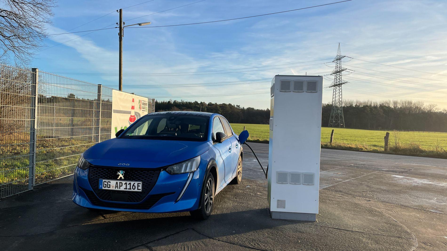 Peugeot e-208 - pfiffiger rein elektrisch angetriebener Kleinwagen!
