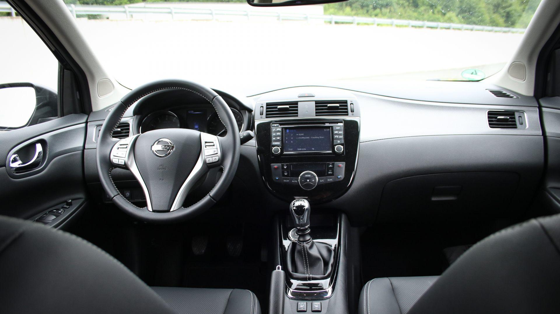 Nissan Pulsar 1.6 DIG-T Innenraum