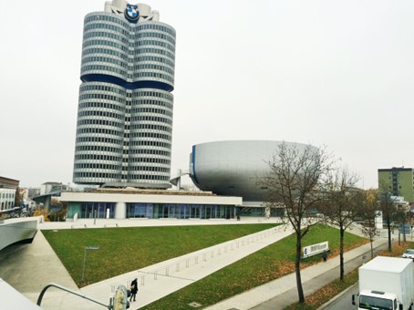BMW Welt außen