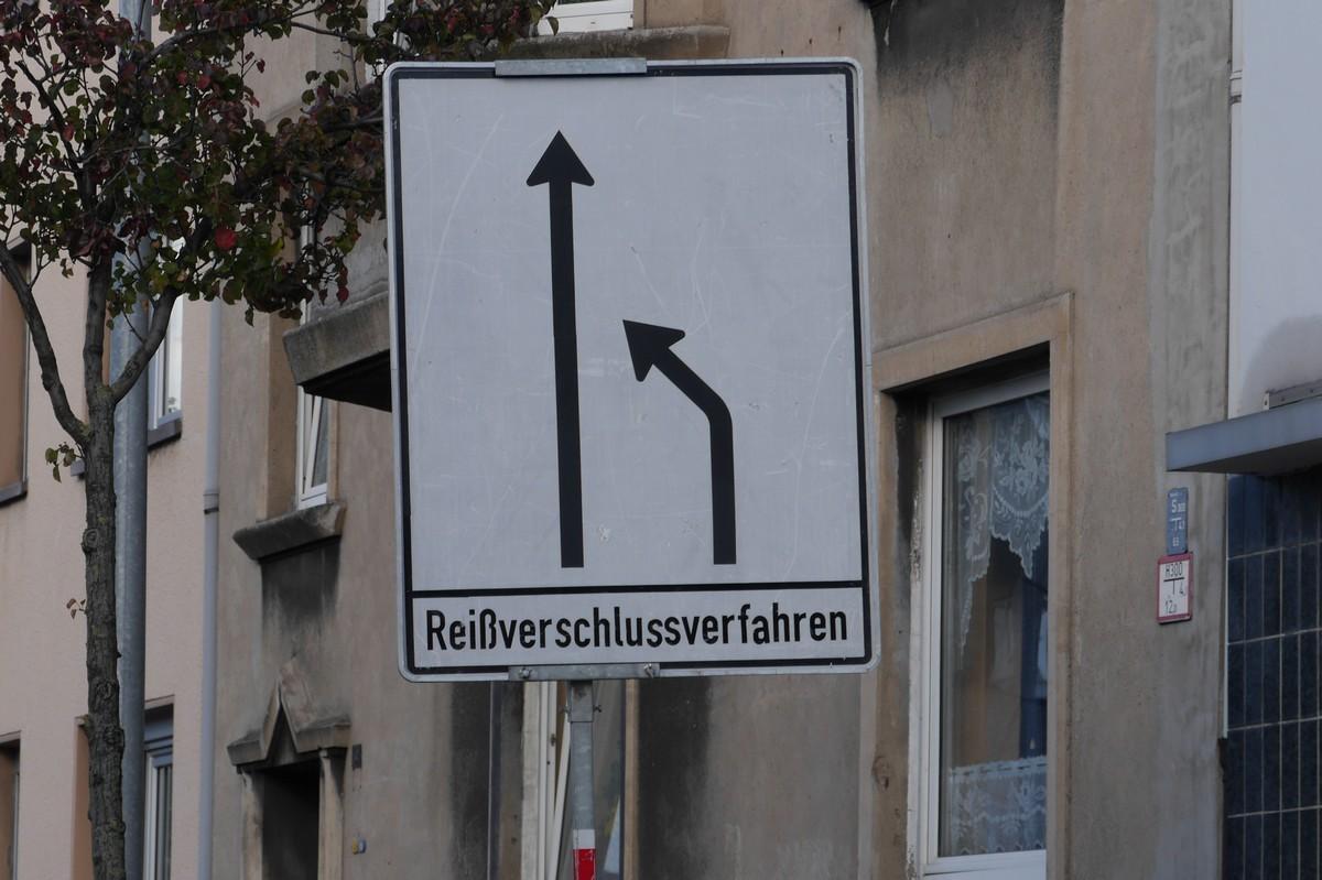 reissverschlussverfahren