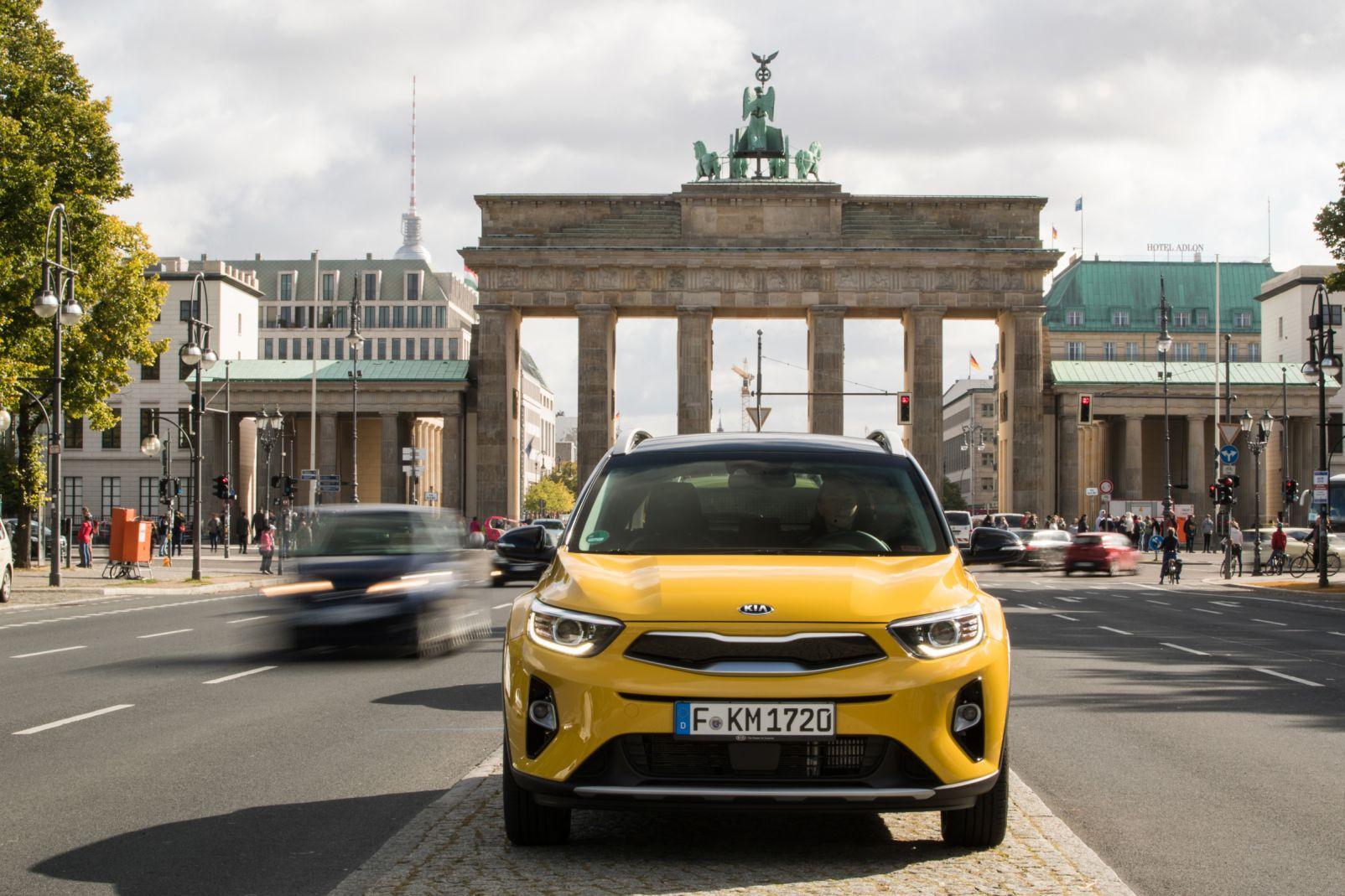 Kia Stonic - das SUV vor dem Brandenbuger Tor 