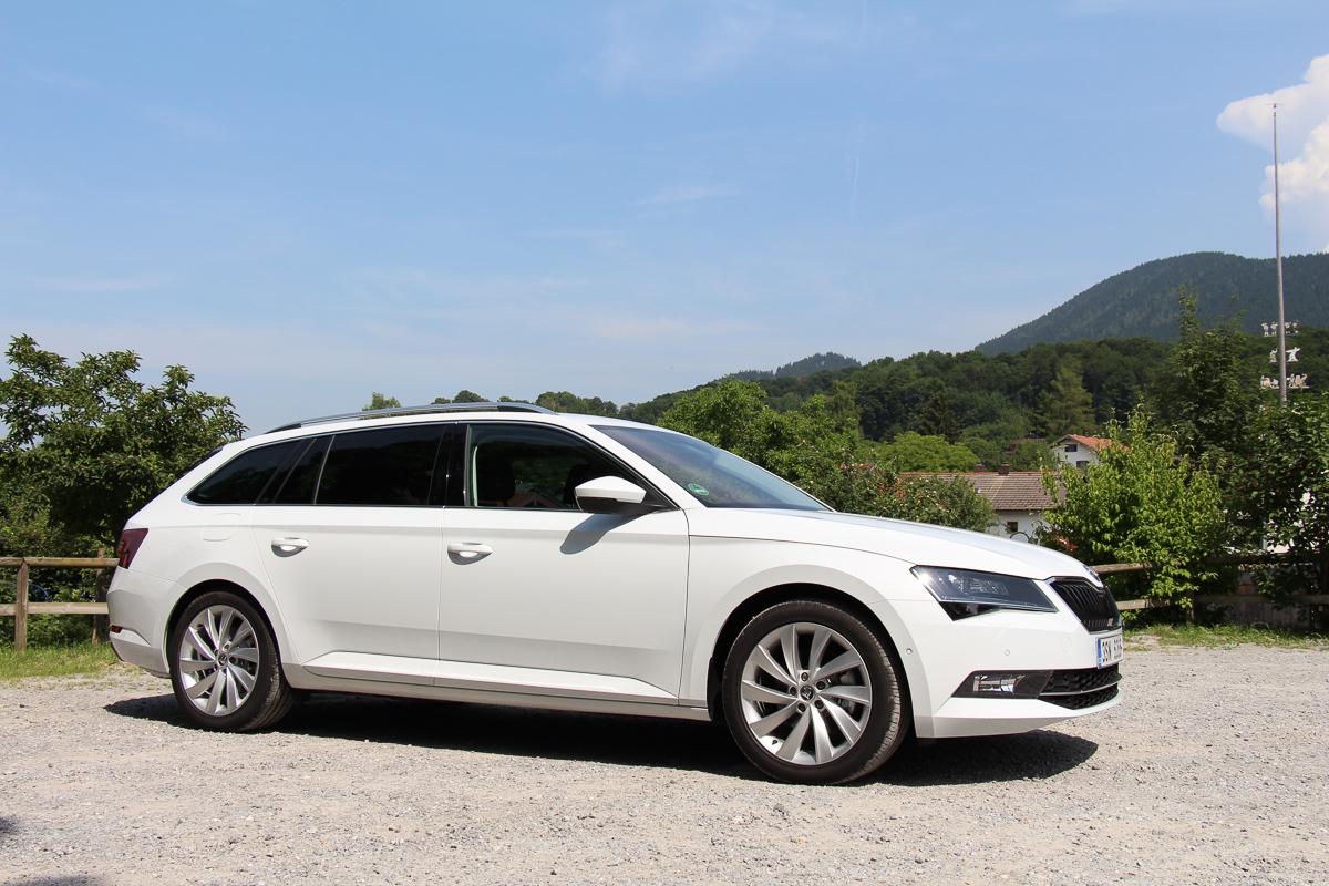 Skoda-Superb-Combi-2015-10